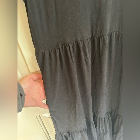 Boden Emma Tiered Jersey Midi Dress - Black - size 12P - Picture 4 of 5
